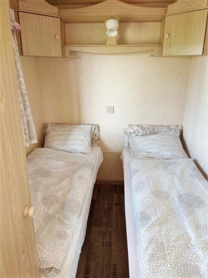 Готель Mobilheimy U Prehrady Horni Dunajovice Екстер'єр фото